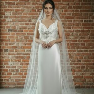 Monroe Wedding Gown - Va Va Va Voom!  Size 6